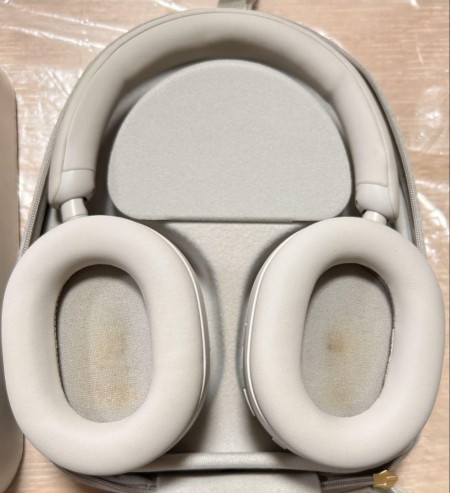 SONY ワイヤレスヘッドホン WH-1000XM5 　シャンパンゴールド