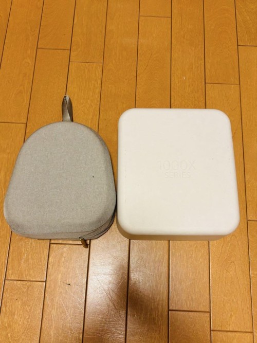SONY WH1000XM5 ホワイト　ケース&箱あり