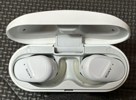 SONY ワイヤレスイヤホン WF-SP800N 白 訳あり ケースカバー付