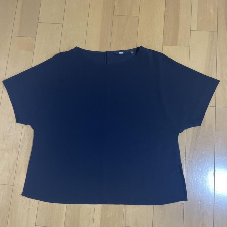 ユニクロ　　ネイビー フレンチスリーブシャツ