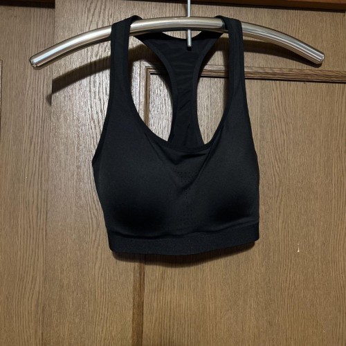 ユニクロ　スポーツブラ　M ブラック