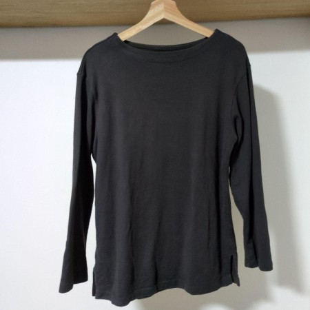 黒 長袖 Tシャツ ボートネック スリット入り　無印良品