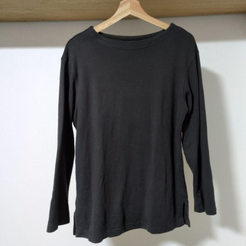 黒 長袖 Tシャツ ボートネック スリット入り　無印良品