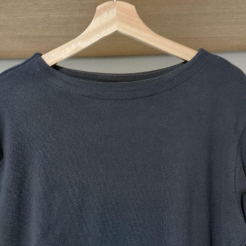 黒 長袖 Tシャツ ボートネック スリット入り　無印良品