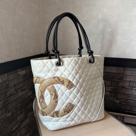 CHANEL カンボンライン マトラッセ パイソン ホワイト トートバッグ