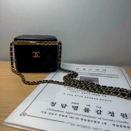 32 ブンダエ ／ 証明書を持っています Chanel(シャネル) バニティ チェーン ショルダーバッグ