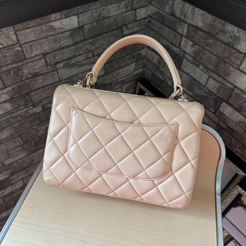 CHANEL トレンディ CC マトラッセ ライトピンク ショルダーバッグ