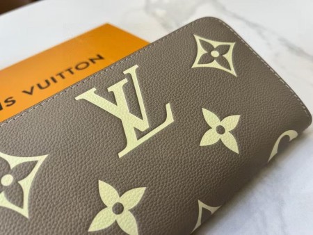 ルイ?ヴィトン★ レディース ファスナー付き長財布