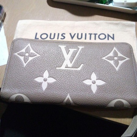 LOUIS VUITTON 二つ折り長財布 モノグラム