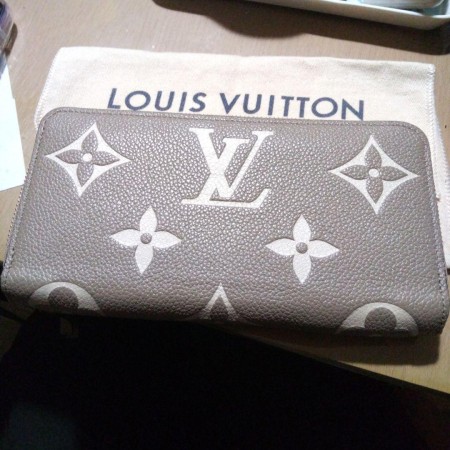 LOUIS VUITTON 二つ折り長財布 モノグラム