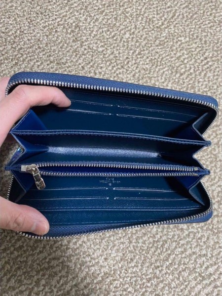LOUIS VUITTON M62644 エピ ジッピー オーガナイザー 長財布