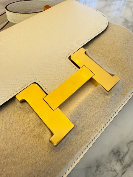 Hermes(エルメス) コンスタンス 24 ナタ ゴールド エプソン U 刻印 （ 2022 ）