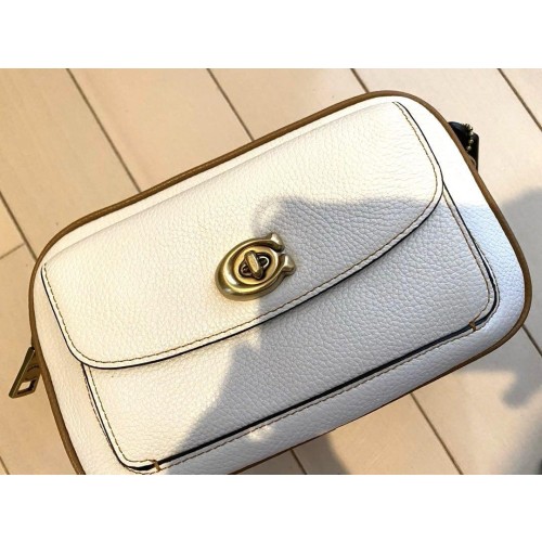 コーチ　COACH ショルダーバッグ　C0695 ホワイト