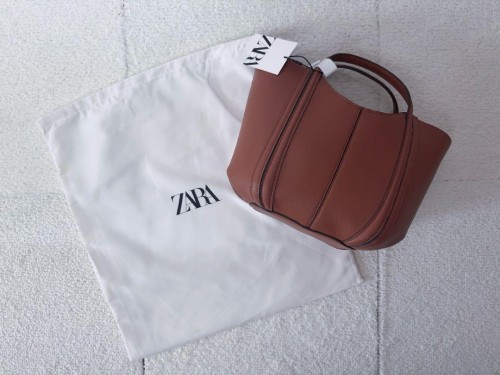 zara ステッチミニシティバッグ