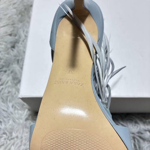 【新品未使用】ZARA ザラ ビジュー&フェザー付き〈定価13,990円〉