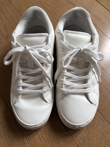 ZARA ホワイトスニーカー 22.5㎝
