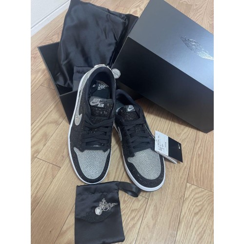 Swarovski × NikeWomen'sAir Jordan 1LowOG
