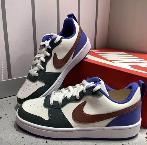 Nike カジュアルスニーカー ホワイト/グリーン