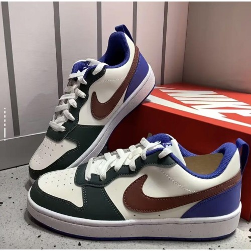 Nike カジュアルスニーカー ホワイト/グリーン