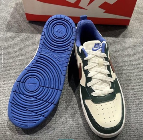 Nike カジュアルスニーカー ホワイト/グリーン