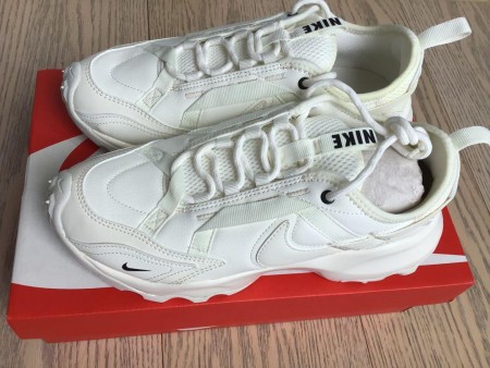 Nike TC7900 ホワイト　25cm