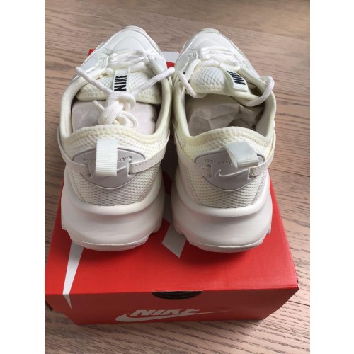 Nike TC7900 ホワイト　25cm