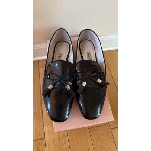 美品★ZARA タッセル付き黒ローファー メタリックヒール　38