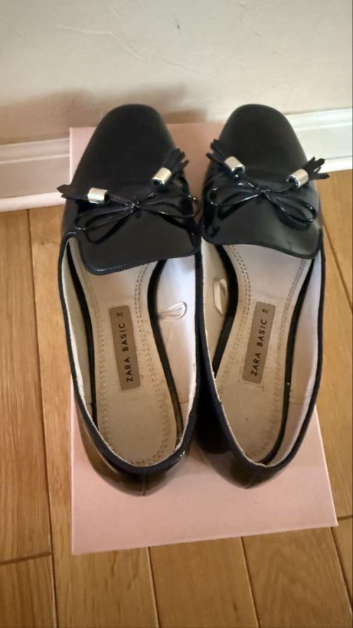 美品★ZARA タッセル付き黒ローファー メタリックヒール　38