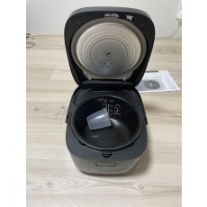 Panasonic パナソニック 5.5合炊 IHジャー炊飯器 SR-FE101
