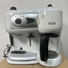 デロンギ　エスプレッソ　コーヒーメーカー　BCO261N-W 箱付き