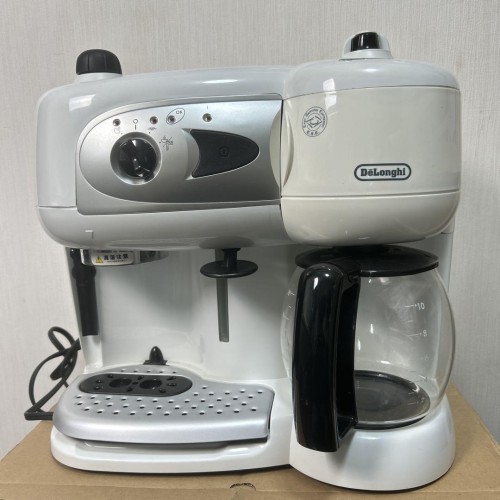 デロンギ　エスプレッソ　コーヒーメーカー　BCO261N-W 箱付き
