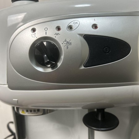 デロンギ　エスプレッソ　コーヒーメーカー　BCO261N-W 箱付き