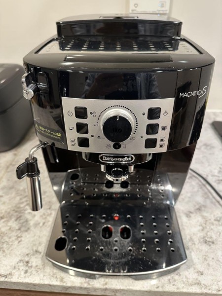 デロンギ　全自動コーヒーマシン マグニフィカS ECAM22112B