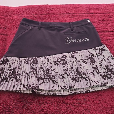 Descente プリーツスカート 黒