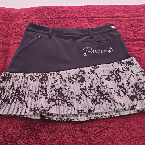 Descente プリーツスカート 黒