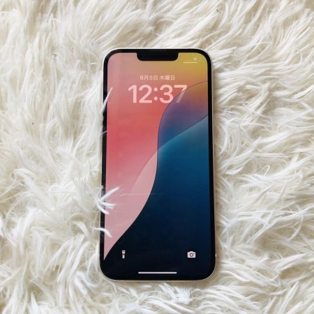 【極美品】iPhone 13 128GB SIMフリー　ホワイト