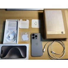 【美品】Apple iPhone15pro 256GB スマホ本体 シムフリー