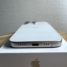 Apple iPhone 15 Pro ホワイトチタニウム 256GB 本体