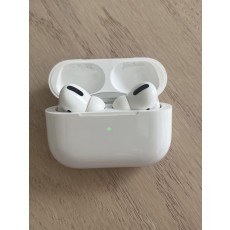Apple AirPods Pro(両耳、充電ケースフルセット)