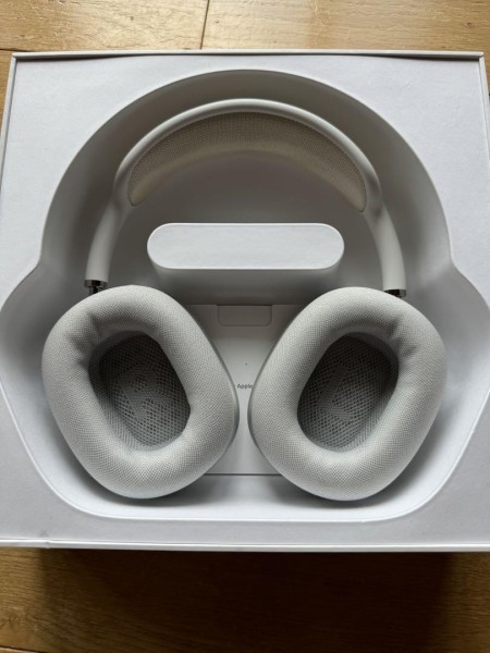 AirPodsMAX
