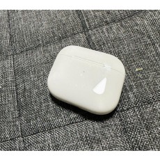 Airports 第三世代　MagSafe 充電ケース