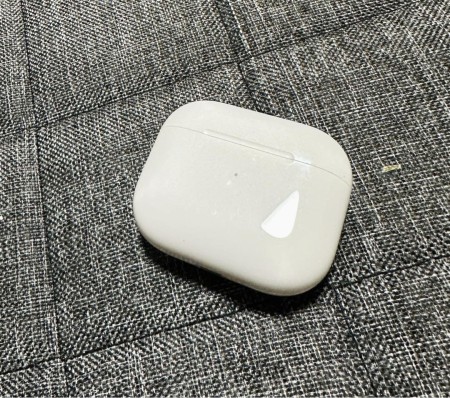 Airports 第三世代　MagSafe 充電ケース