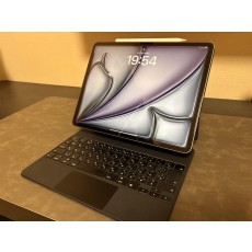iPad Air 13インチ　M2チップ　Magic Keyboard付き