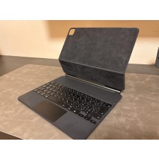 iPad Air 13インチ　M2チップ　Magic Keyboard付き