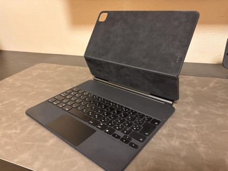 iPad Air 13インチ　M2チップ　Magic Keyboard付き