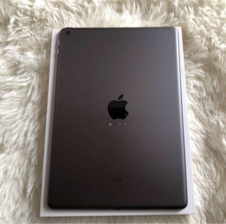 iPad 第8世代 32GB 【当日発送】