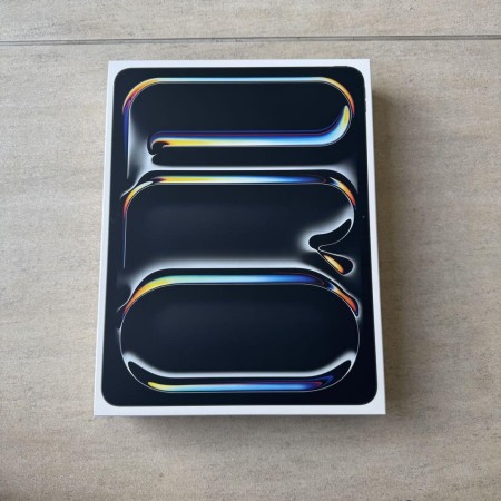 【極美品】 M4 iPad Pro 13インチ 1TB 標準ガラス Wi-Fi