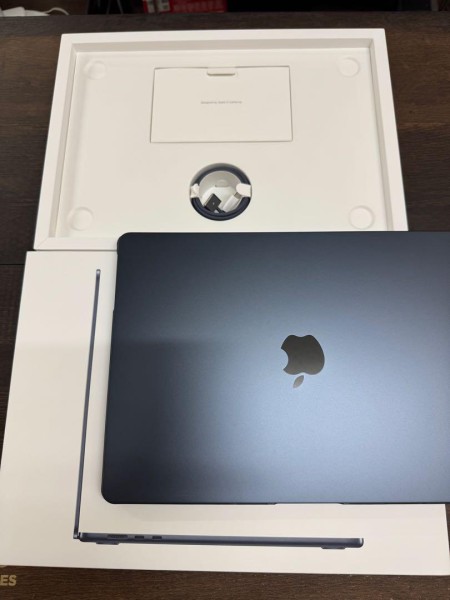 【最安】MacBook Air M4 ミッドナイト 15型256／16GB