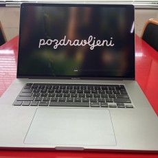 MacBook Pro 16インチ