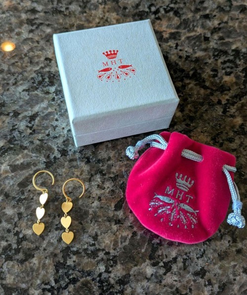 マリーエレーヌドゥタイヤック　ラージハートパイエットピアス